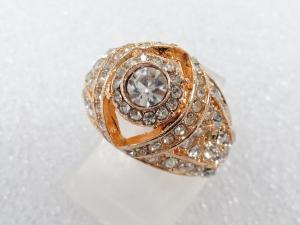 クリスタル　指輪(8号)